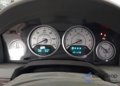 2010 Chrysler Town & Country Touring z USA, uszkodzony, nr VIN 2A4RR5D19AR449255